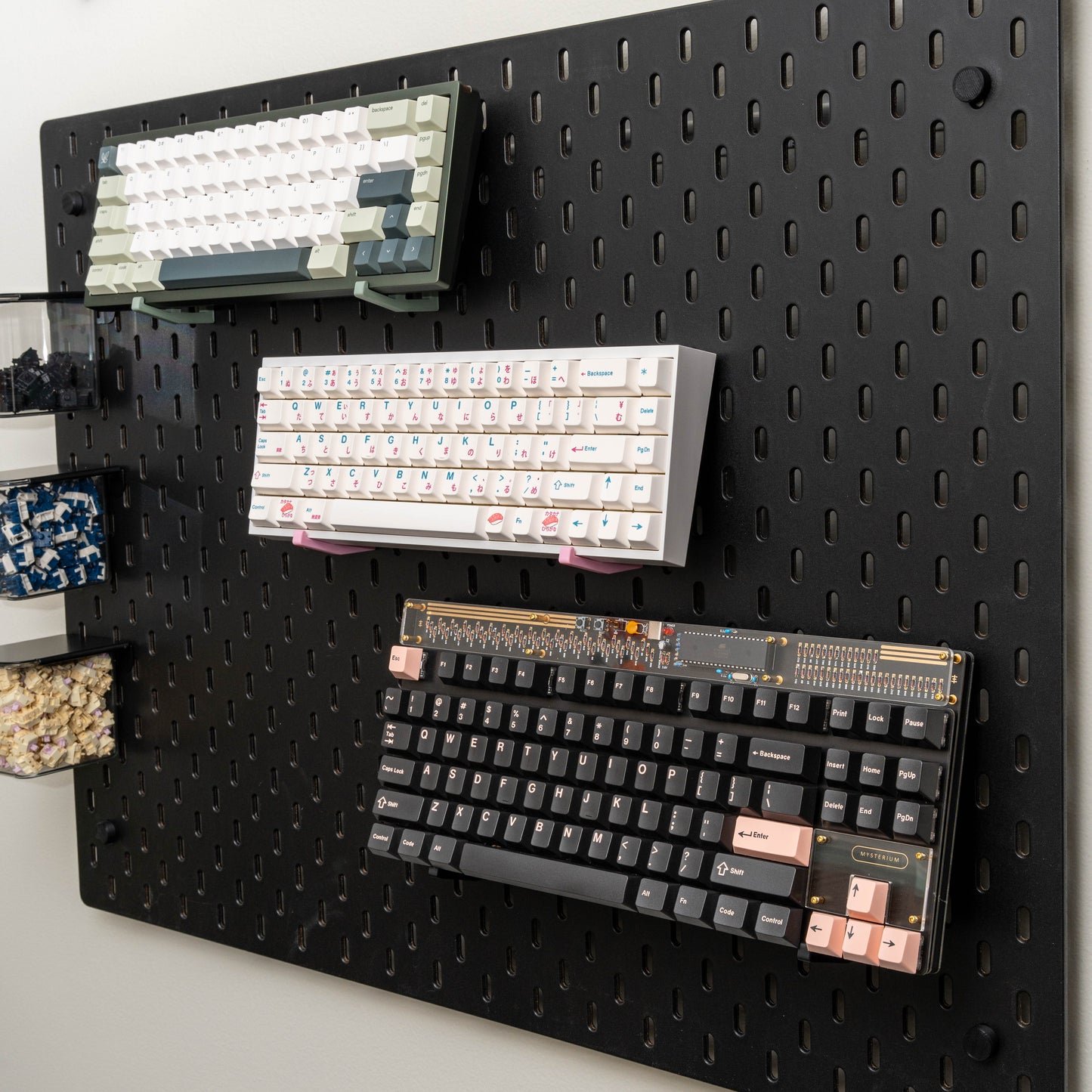 Keyboard Display for Pegboard