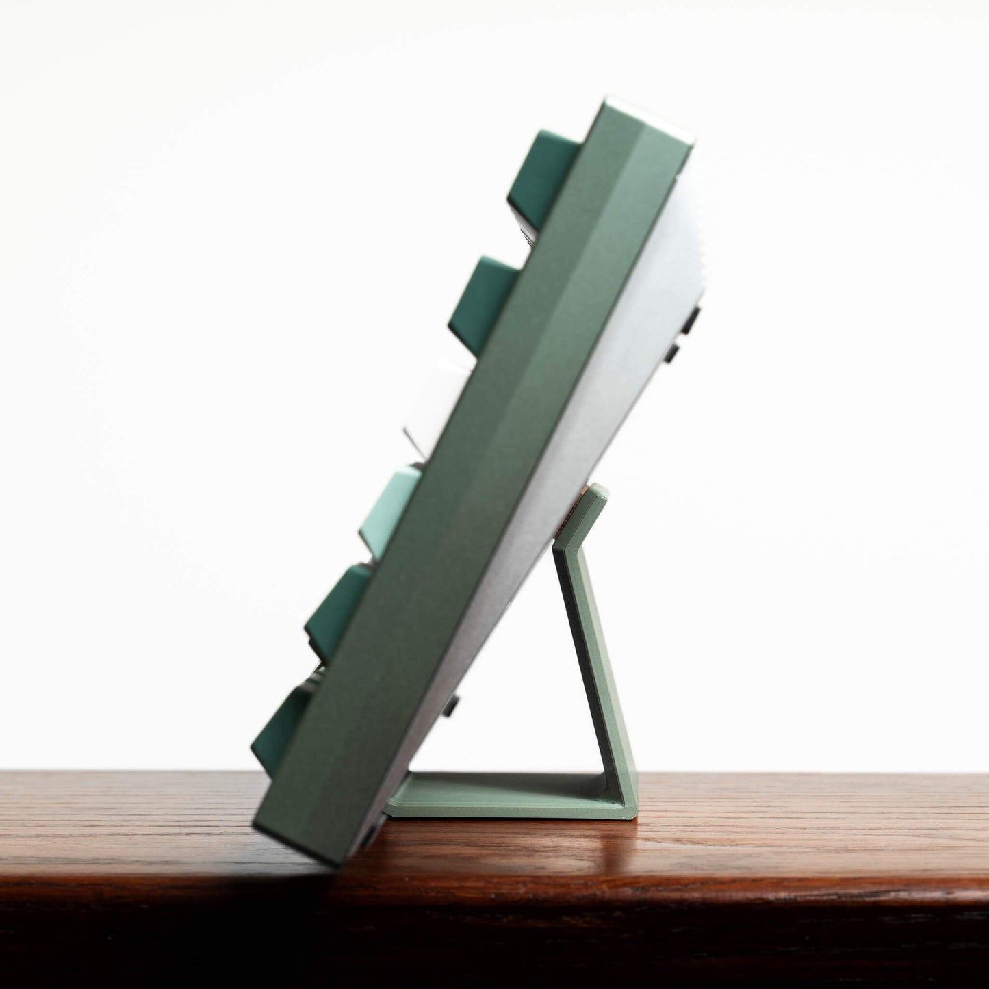 green keyboard stand